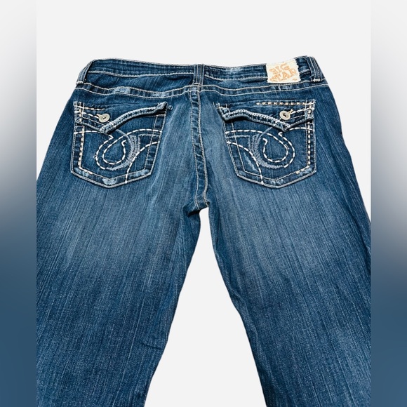 Big Star Maddie Dark Wash Mid Rise Fit Size 33 Regular - Picture 9 of 13